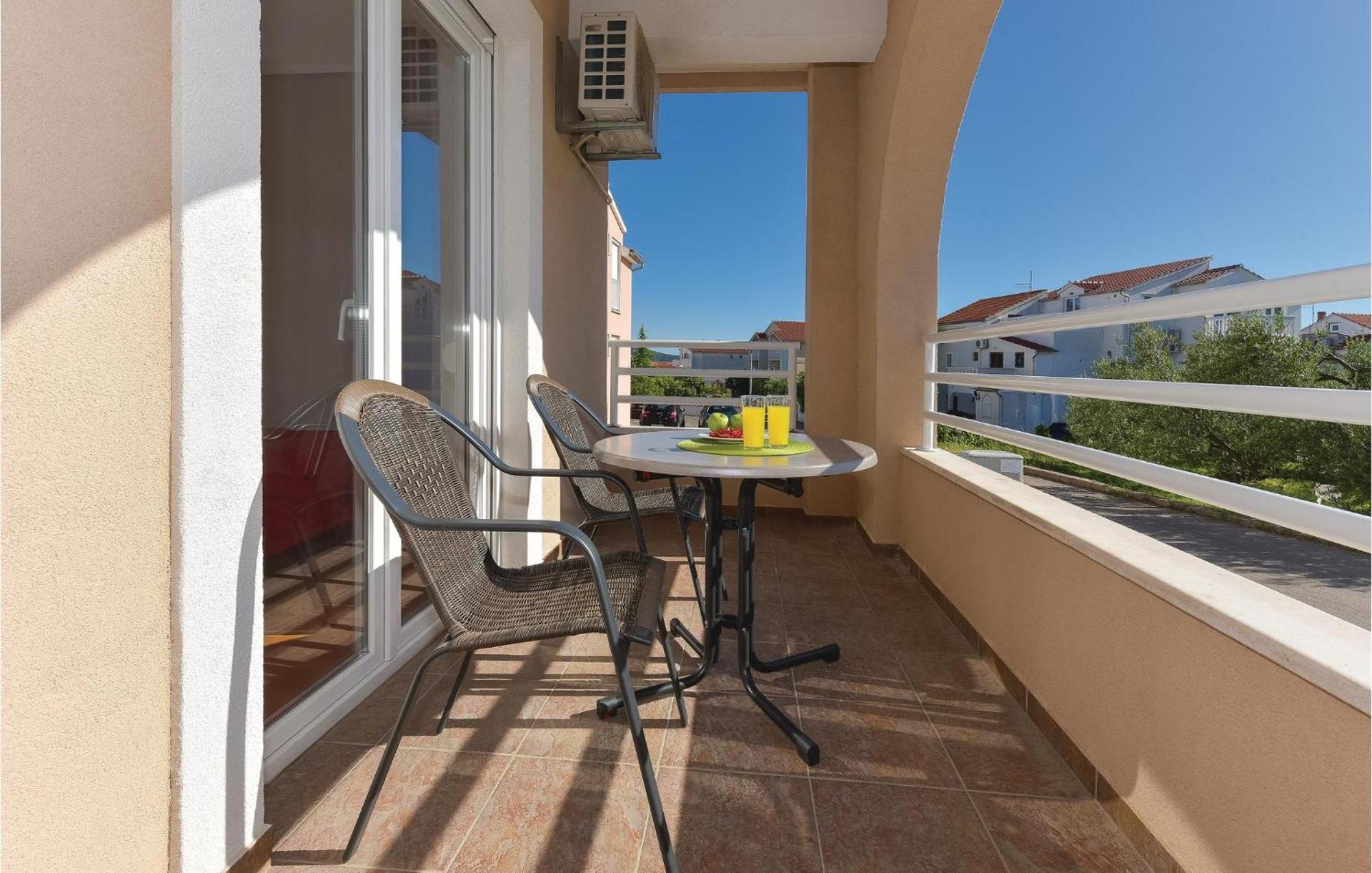 Gorgeous Apartment In Vodice With Kitchen Luaran gambar
