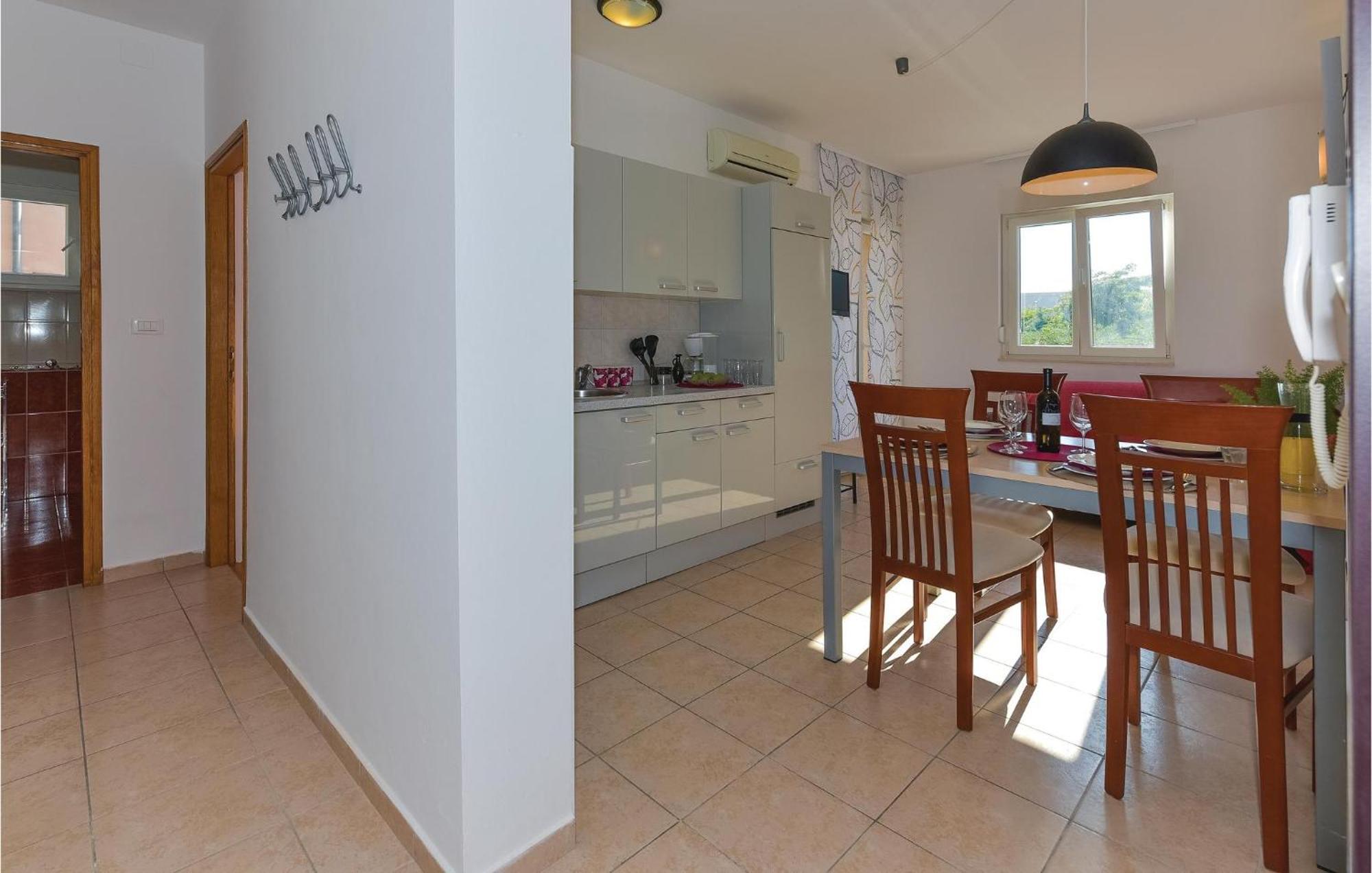 Gorgeous Apartment In Vodice With Kitchen Luaran gambar