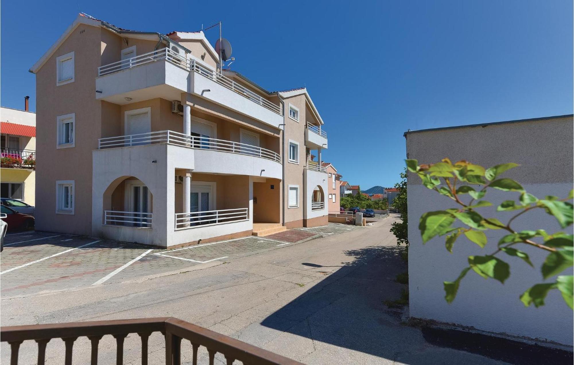 Gorgeous Apartment In Vodice With Kitchen Luaran gambar